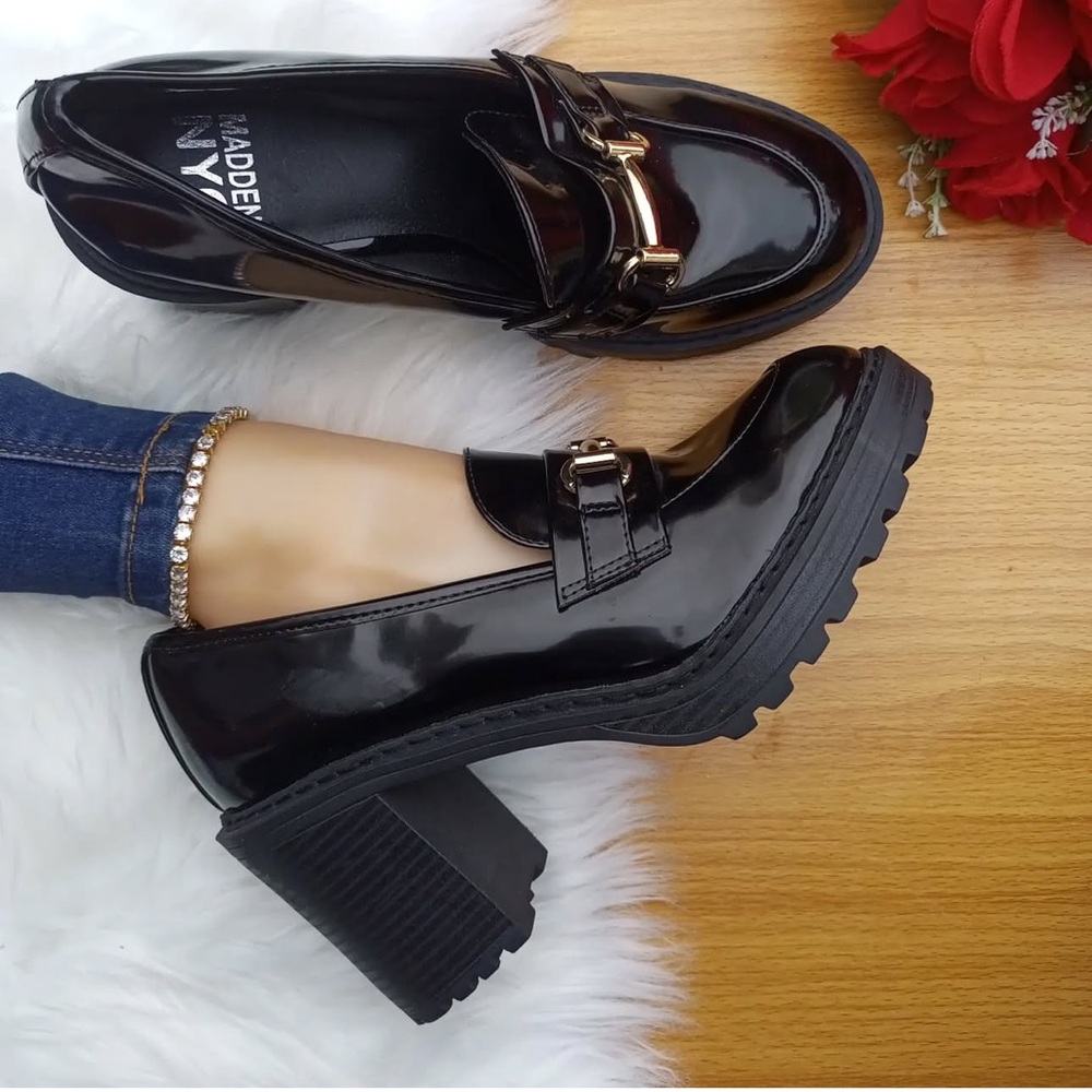 Madden NYC Size 10 Kassidy Lug Heeled Loafers